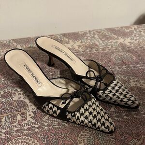 Authentic Manolo Blahnik Black and White Heels